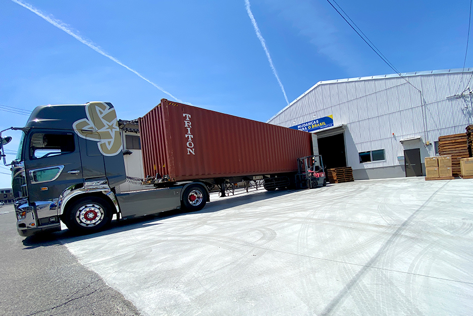 Contêiner da Suzan estacionado na unidade de Aichi.